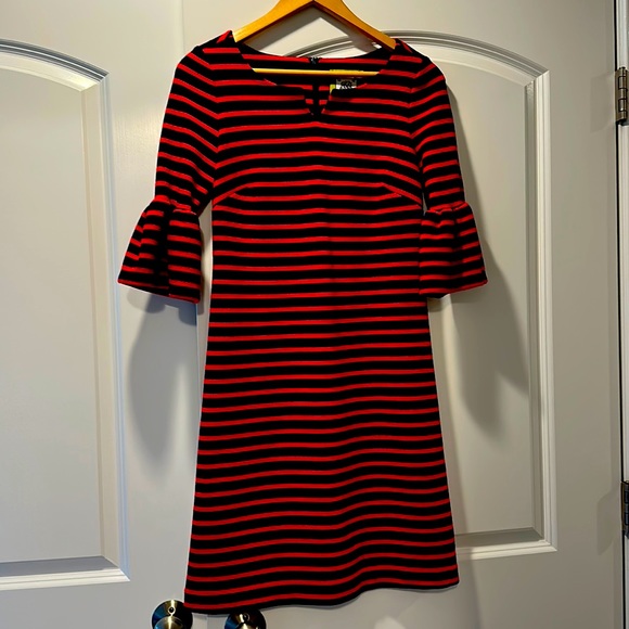 Elizabeth McKay bell sleeve dress! Never been worn! - Picture 1 of 4